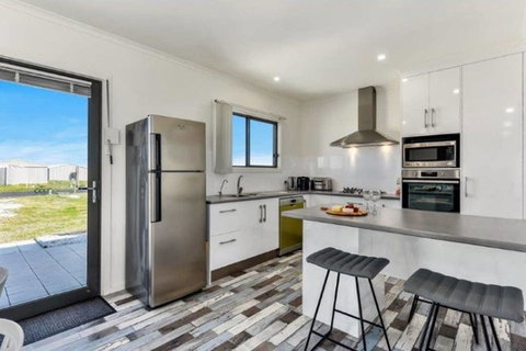 Plovers Rest At Cape Douglas - Hervey Bay Accommodation 2