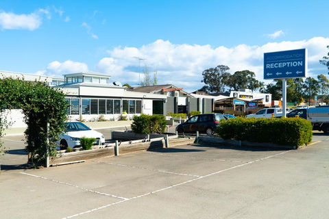 Plumpton Hotel - Hervey Bay Accommodation 0