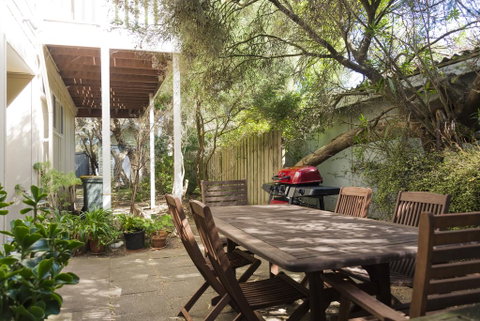 Point Lonsdale Beach House - Hervey Bay Accommodation 3