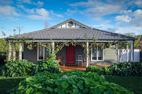 Pomegranate Guest House - Hervey Bay Accommodation 0