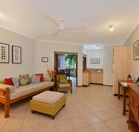 Poolside  Hibiscus - Hervey Bay Accommodation