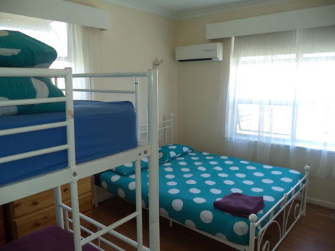 Port Adelaide Backpackers - Tourism Hervey Bay 3
