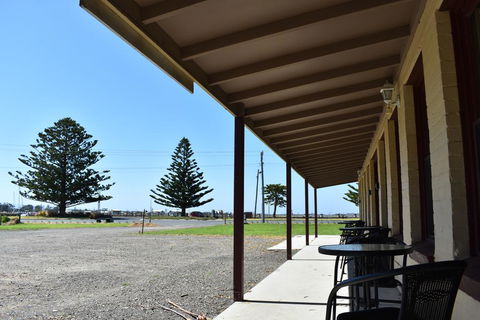 Port Albert Motel - Tourism Hervey Bay 3