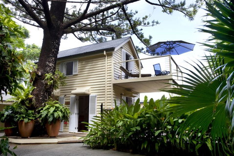Port Douglas Cottage & Lodge - Hervey Bay Accommodation 0