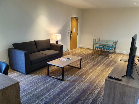 Porter's Plainland Hotel - Hervey Bay Accommodation 2