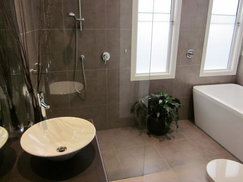 Private Double Room - Tourism Hervey Bay 3