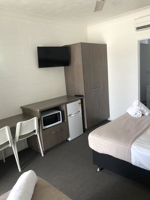 Q Express - Hervey Bay Accommodation 3