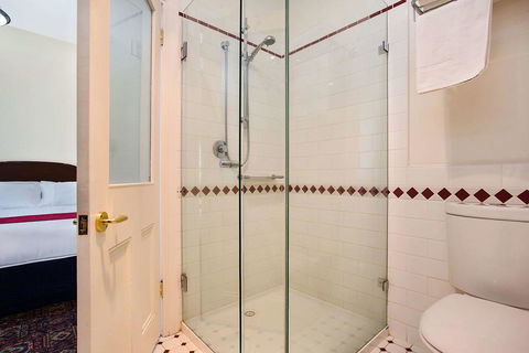 Quality Hotel Bentinck - Hervey Bay Accommodation 2