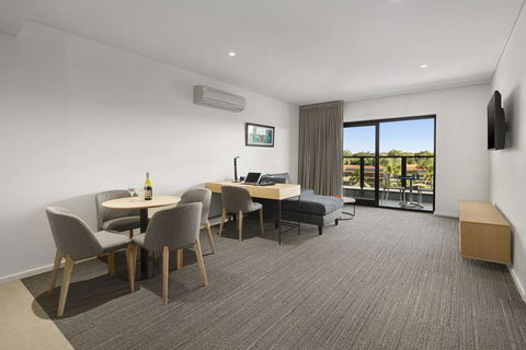 Quality Hotel Lakeside - Hervey Bay Accommodation 3
