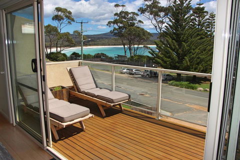 Quarterdeck Apartment - Hervey Bay Accommodation 0