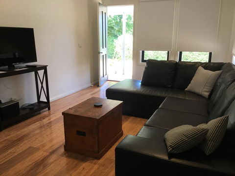 Rail Trail Cottage - Hervey Bay Accommodation 1