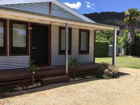 Rail Trail Cottage - Hervey Bay Accommodation 0