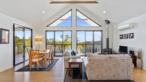 Ravensbourne Escape- Stella Luna - Hervey Bay Accommodation 0