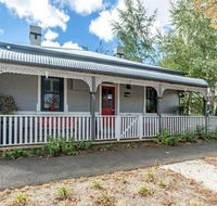 Red Door Cottage of Orange - Heritage Home - Hervey Bay Accommodation