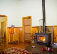 Red Tractor Retreat - Hervey Bay Accommodation