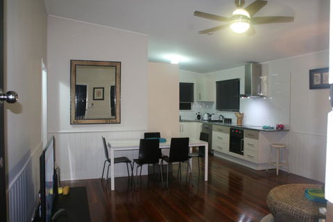 Redland BayBreeze - Hervey Bay Accommodation 0