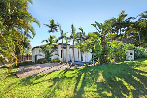 Relax At Coolum - Tourism Hervey Bay 1