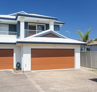 Relax at Pacific' 1/26 Pacific Avenue - private duplex with enclosed yard - Hervey Bay Accommodation