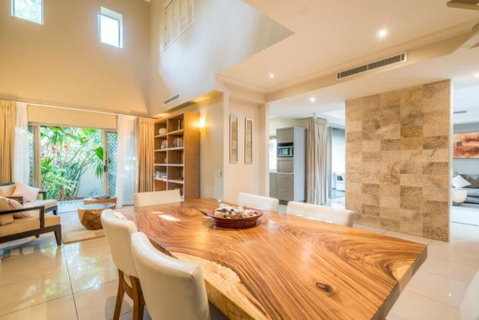 Resort Living With Private Pool Sleeps 8 - Hervey Bay Accommodation 3