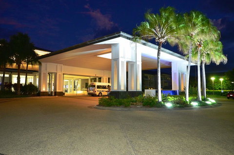 RESORT ON THE BEACH 2214/2215 - Tourism Hervey Bay 3