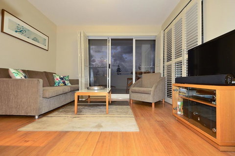 RESORT ON THE BEACH 2214/2215 - Tourism Hervey Bay 2
