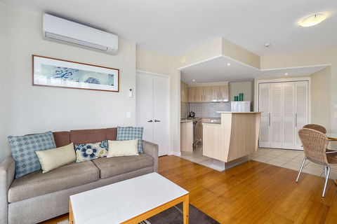 RESORT ON THE BEACH 6126-27 - Hervey Bay Accommodation 2