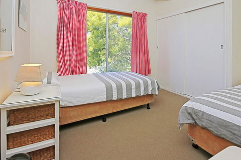 REST ASHORE At MOLLYMOOK - Hervey Bay Accommodation 3
