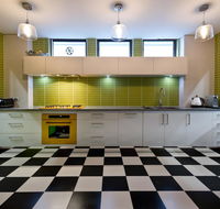 Retro House - Hervey Bay Accommodation