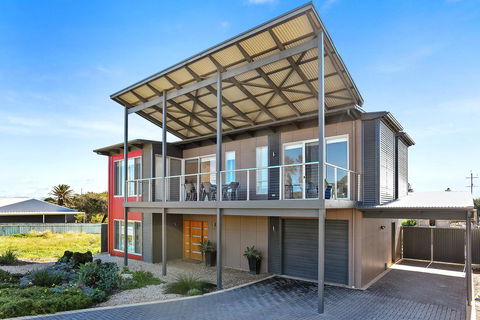 RiverSea Goolwa Beachhouse - WiFi - Pet-Friendly - Tourism Hervey Bay 0