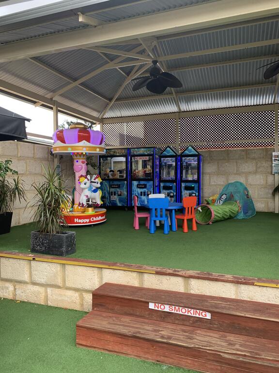 Cosmo Newbery WA Hervey Bay Accommodation