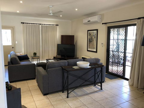 Riverwalk Retreat - Hervey Bay Accommodation 2