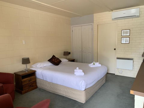 Robertson Country Motel - Tourism Hervey Bay 1