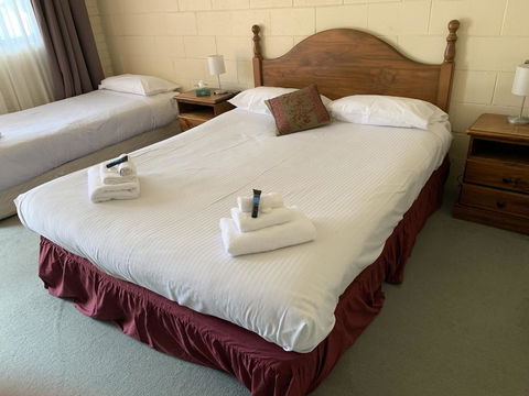 Robertson Country Motel - Tourism Hervey Bay 2