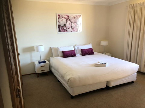 Robin Hill Views - Tourism Hervey Bay 0