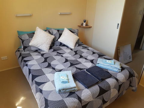 Rocks Retreat Cabin 3 - Lobster - Tourism Hervey Bay 1