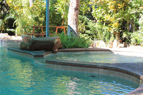Roey Backpackers And Party Bar - Tourism Hervey Bay 0