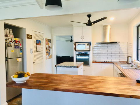 Rosewhite House - Hervey Bay Accommodation 3