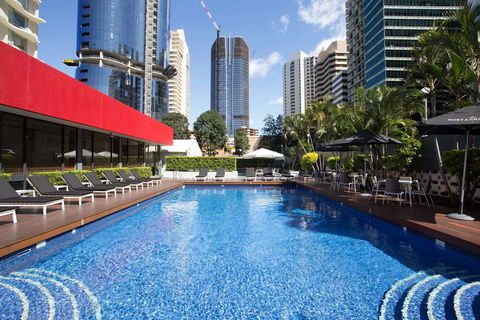 Royal On The Park - Hervey Bay Accommodation 0