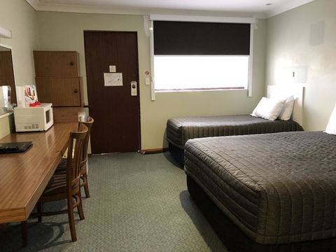 Roydons Motor Inn - Hervey Bay Accommodation 2