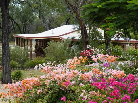 Rubyvale Motel & Holiday Units - Hervey Bay Accommodation 3
