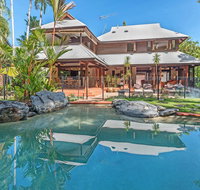 Sala on the beach Luxury Thai design beach house - Hervey Bay Accommodation
