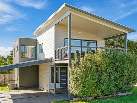 Saltwater Place - Tourism Hervey Bay 0