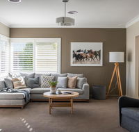 Sampson St Large Stylish CBD Home Sleeps 11 - Hervey Bay Accommodation