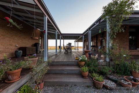 Sanctuary@Waratah - Hervey Bay Accommodation 1