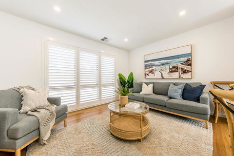Sandcastle, 26a Winsor Street - Hervey Bay Accommodation 1