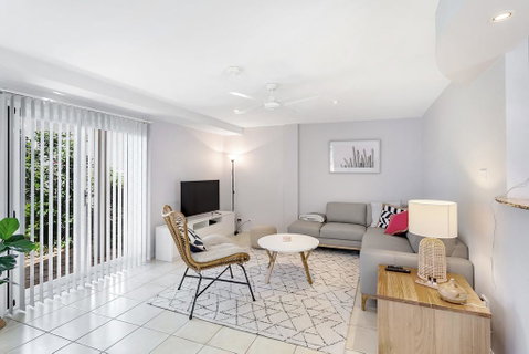 Sandcastles, 1/8 Ala Moana Way - Hervey Bay Accommodation 0