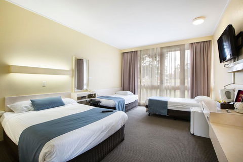 Sandown Park Hotel Noble Park - Hervey Bay Accommodation 1