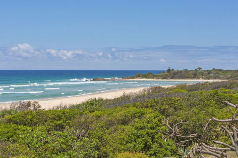 Sandpiper Beach Front House - Tourism Hervey Bay 2