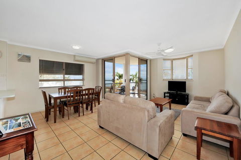 Santalina Beach Gem - Hervey Bay Accommodation 2