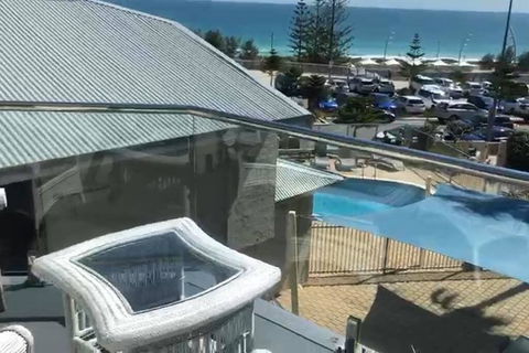 Scarborough Beach Front Resort - Shell Thirteen - Hervey Bay Accommodation 0